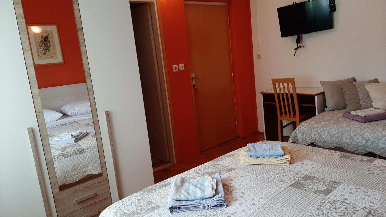 Rooms Neda Rab Town Exterior photo
