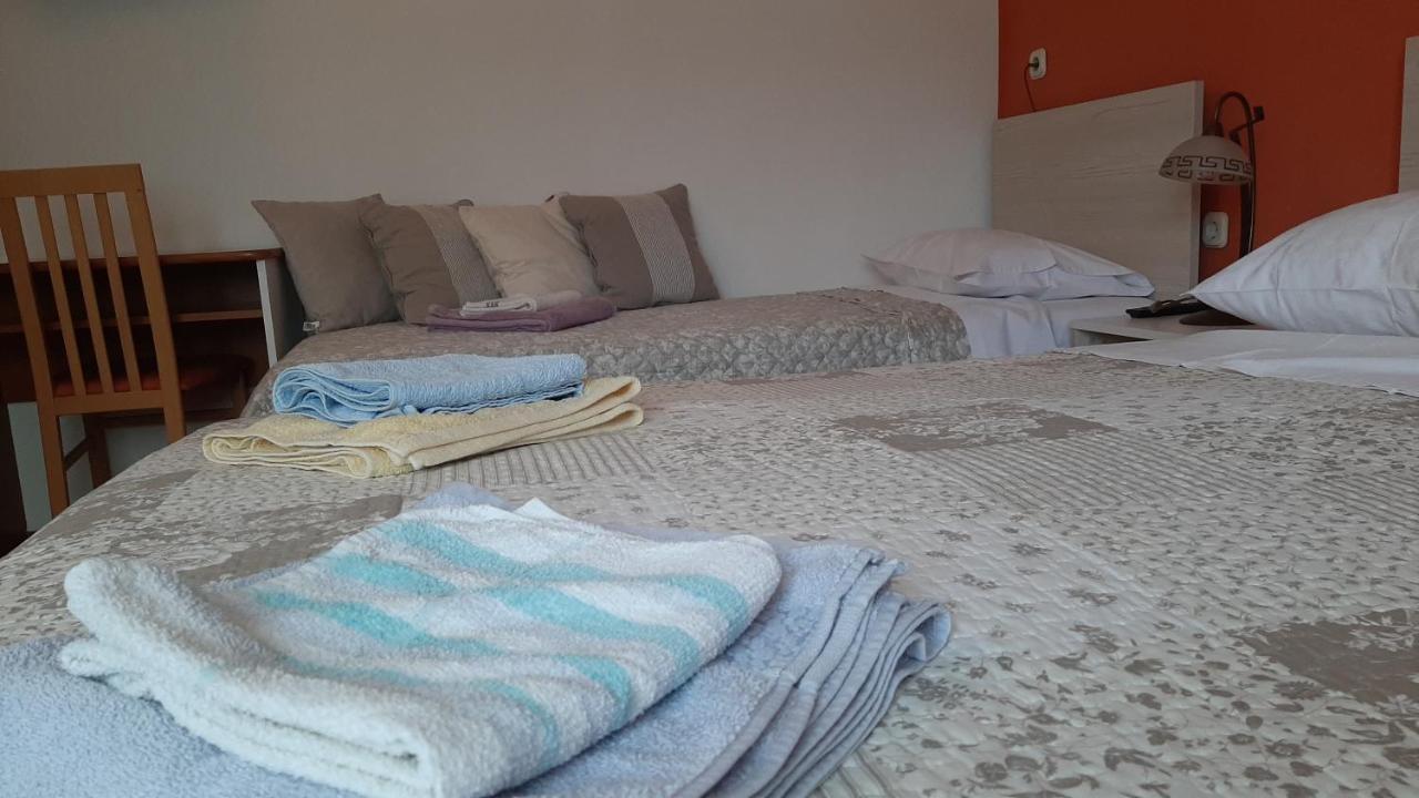 Rooms Neda Rab Town Exterior photo