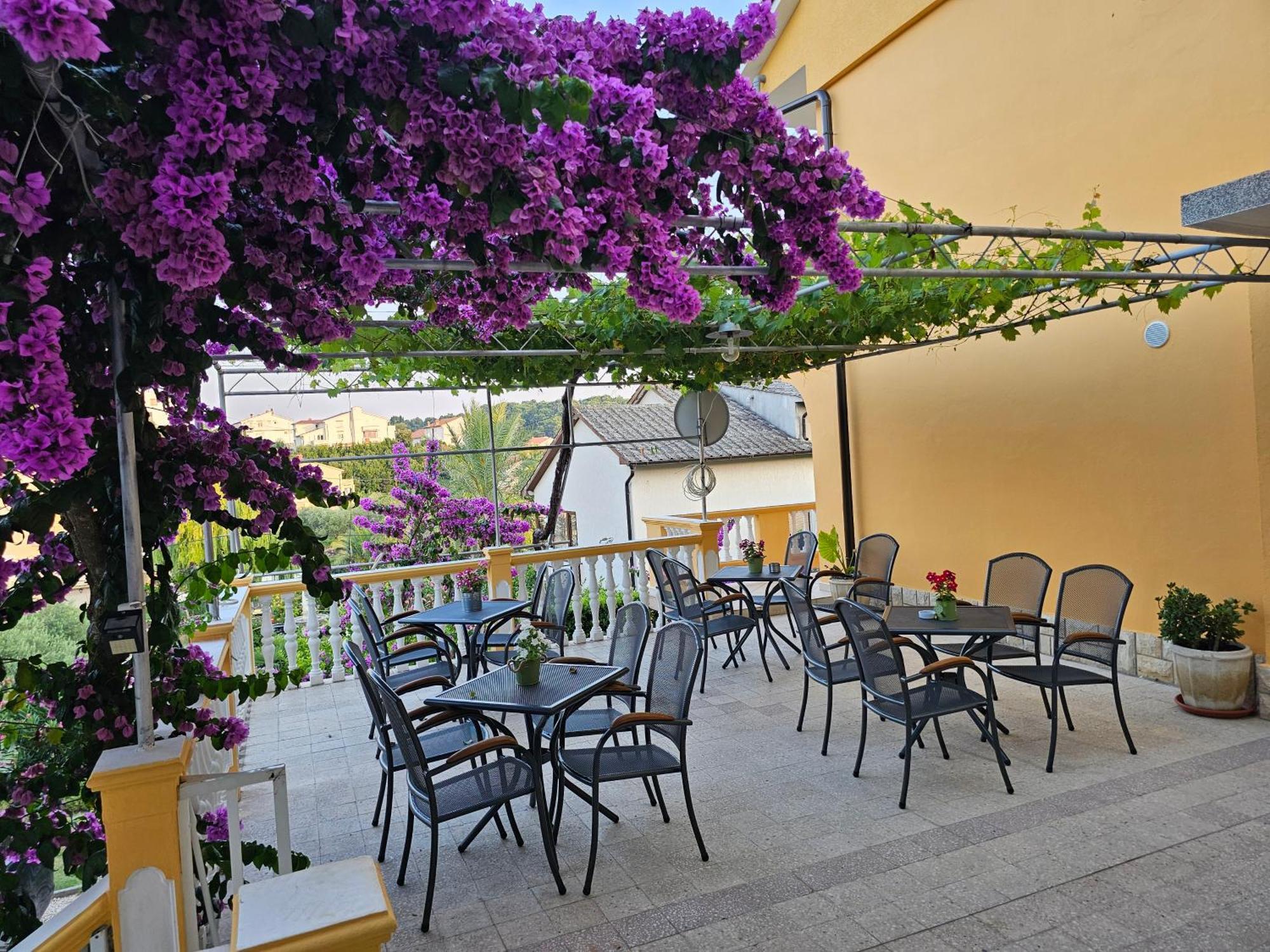 Rooms Neda Rab Town Exterior photo