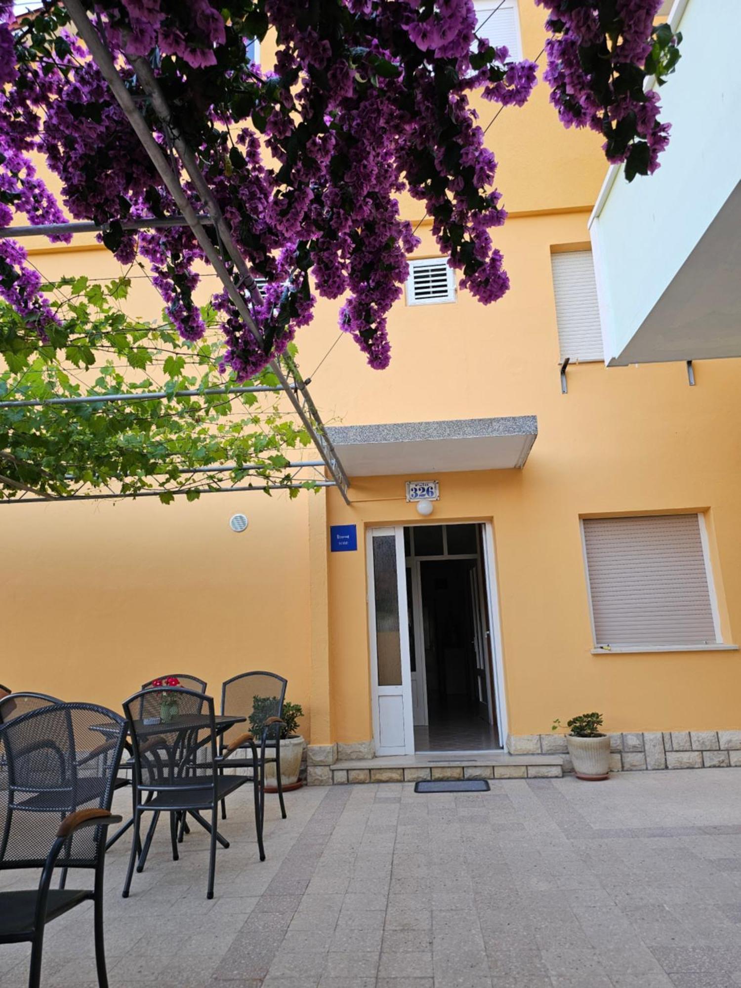 Rooms Neda Rab Town Exterior photo