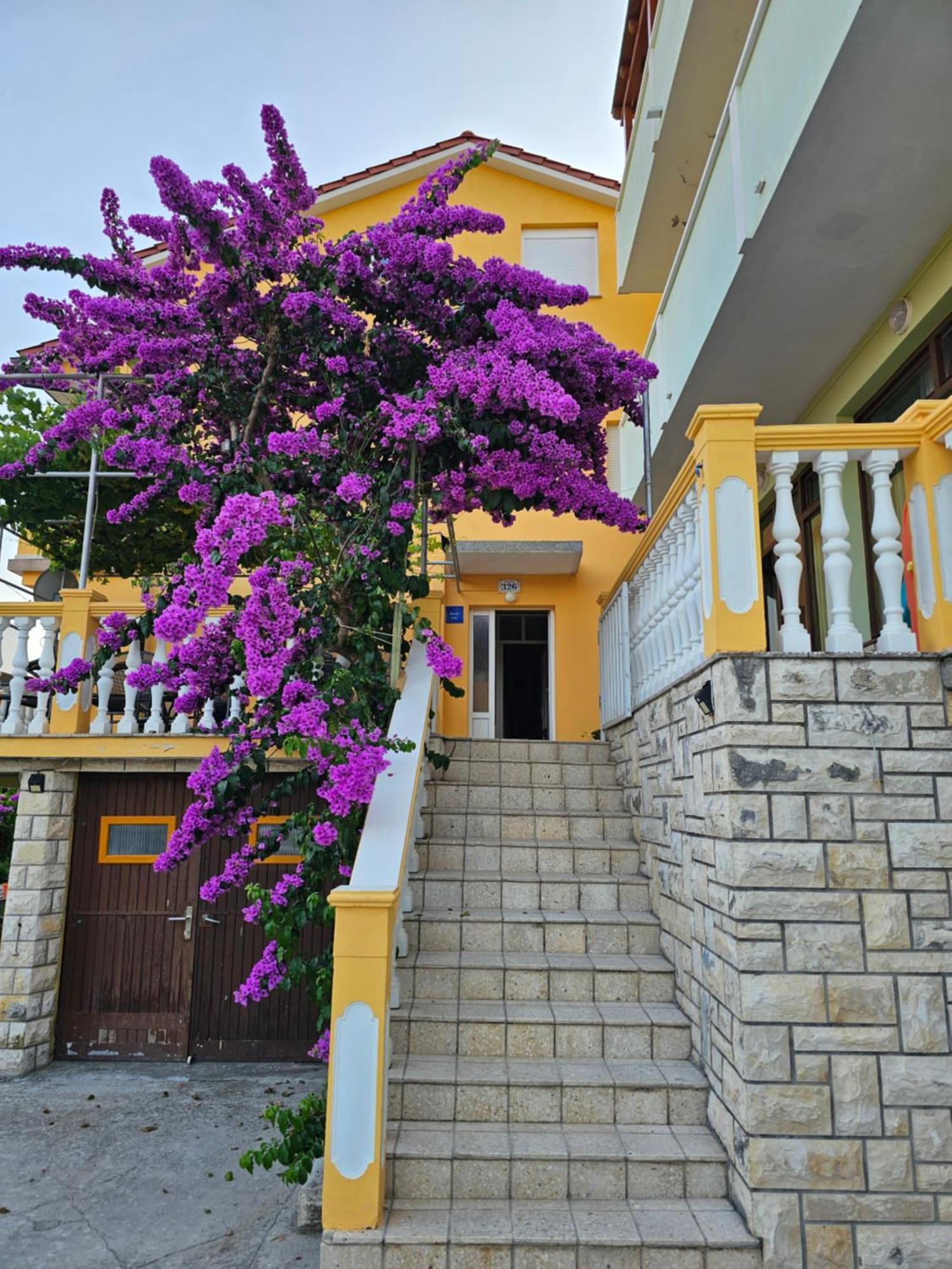 Rooms Neda Rab Town Exterior photo
